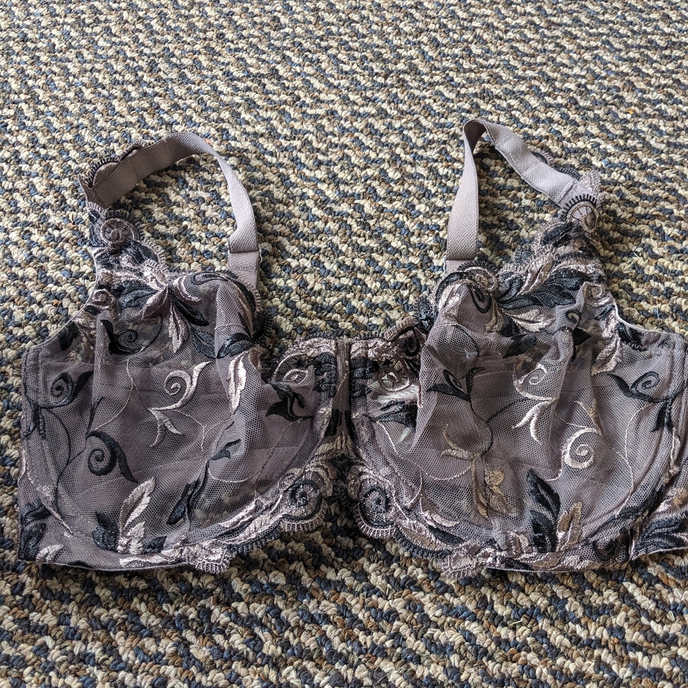 NWOT Soma Lace Wire Bra Size 34DD